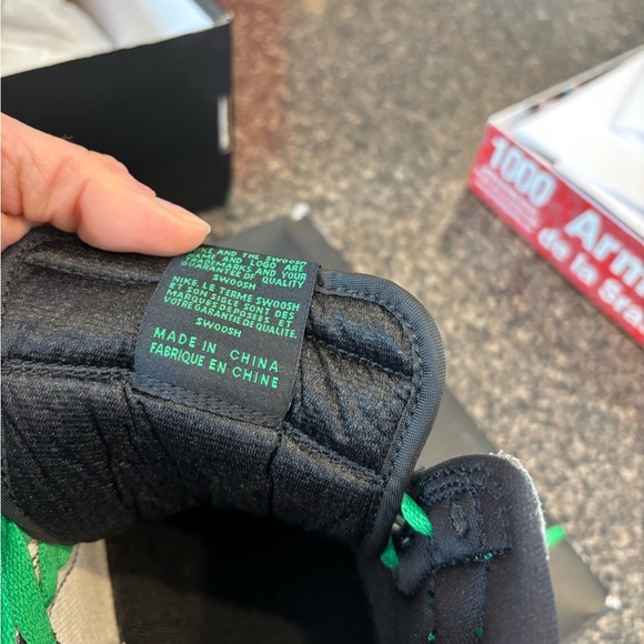 Nike Air Jordan 1 Retro High OG Green Black White - Picture 4 of 8